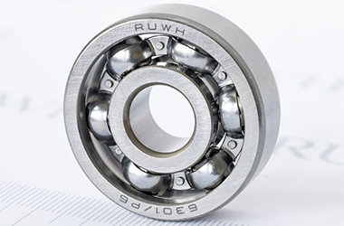 Journal Bearings vs. Ball Bearings - What's the Difference?